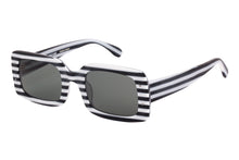 Load image into Gallery viewer, Magnetic Chique Sunglasses
